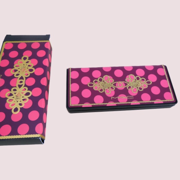 MAC Cosmetics Smokey Eye Palette from Nutcracker Suite Collection - Picture 3 of 7